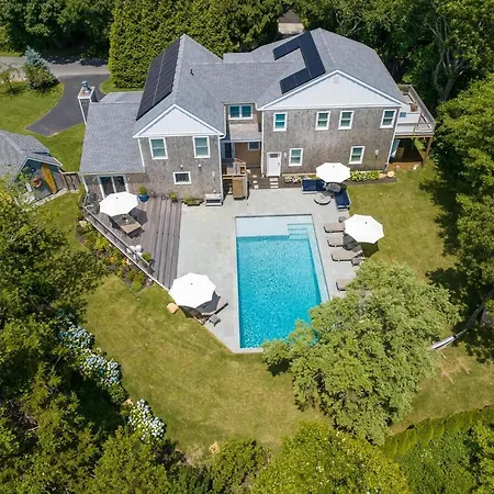 Hilltop Haven In Montauk W Pool, Family Friendly